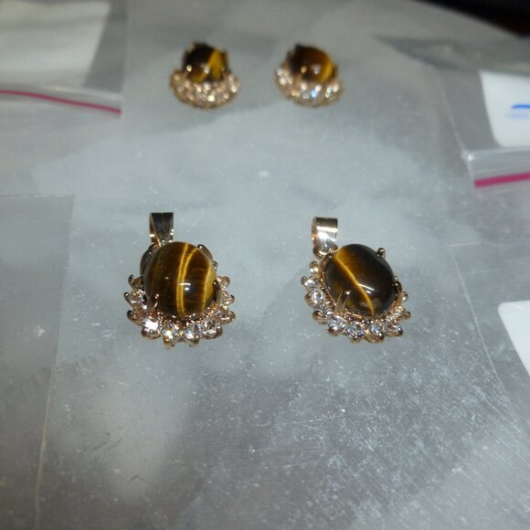 18K Gold Electroplate Tiger's Eye Swarovski Crystals Pendant - Picture 1 of 16